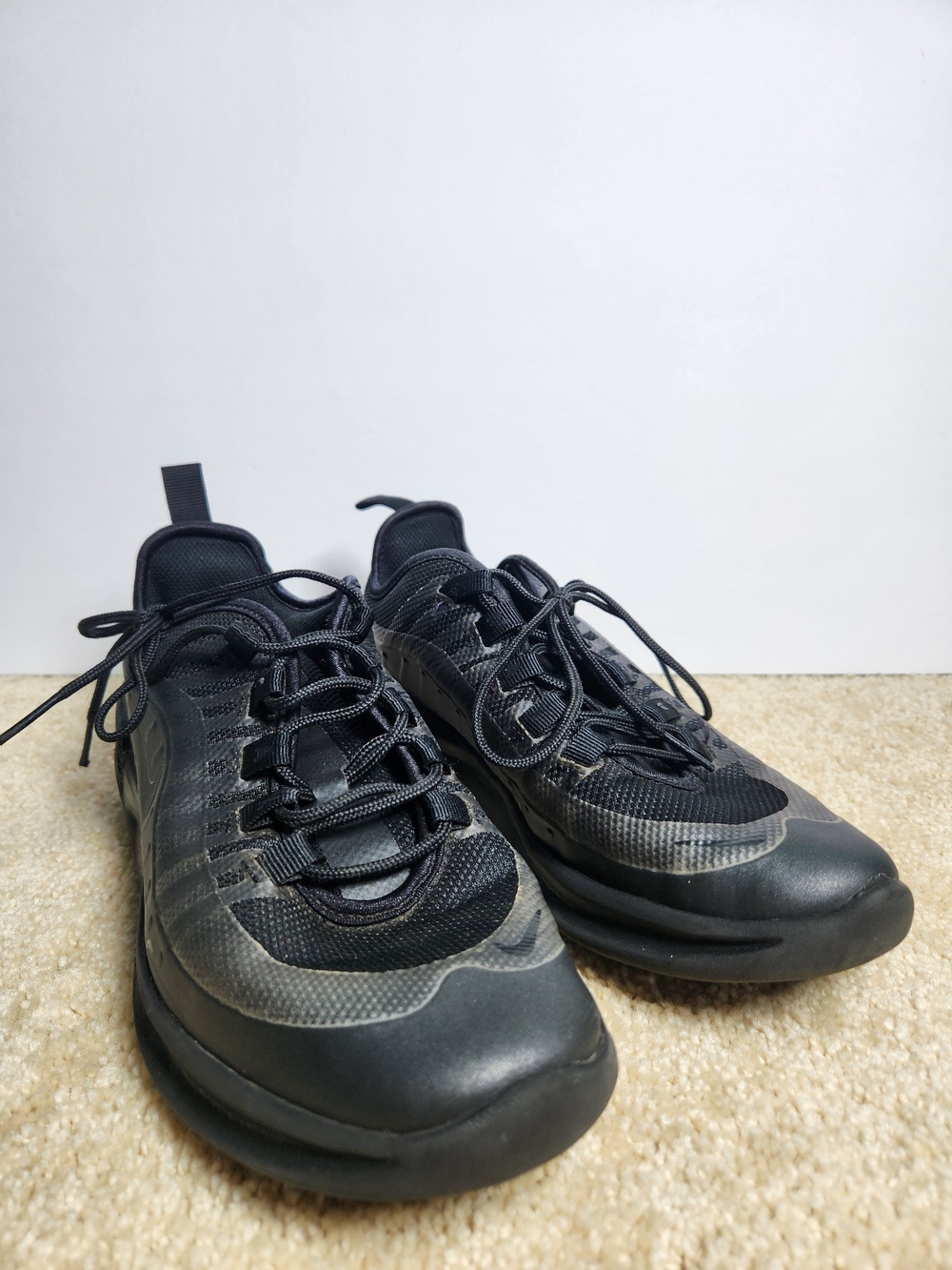 Nike Men's Black Low-Profile Lace-Up Sneakers